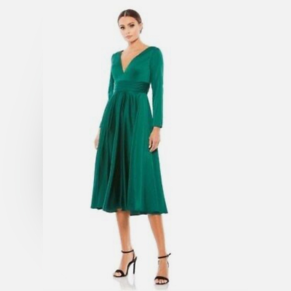 NWT Mac Duggal Size 14 Plunge Neck Satin A-Line Dress Emerald Green